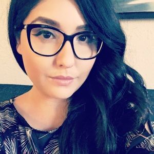 Meet your Posher, Carolyn